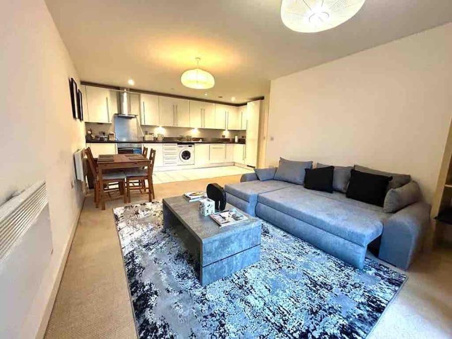 O2 Excel Airport Apartment London